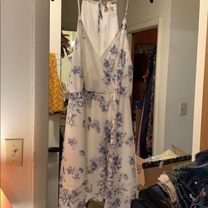 Flowing summer dress NWOT